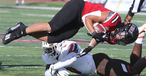 Fighting through adversity, Jay Ducker becomes 1st NIU RB to .